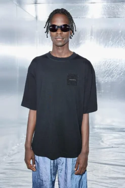 Merino Volume Tee -Style On Boards HS 22AP 1003 MERINO VOLUME TEE BLACK STYLE1 WEB b3f5a1e5 4861 4770 bfec b024fc026d87