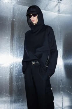 Merino Claxon Hooded Sweater -Style On Boards HS 22AP 1032 MERINO HOODIE CLAXON BLACK STYLE WEB