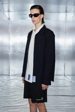 Handshape Everyday Short - Black -Style On Boards HS 22AP 1039 EVERYDAY SHORT HANDSHAPE BLACK STYLE WEB 21cfce47 294c 45b7 8297 04919dcde4bd