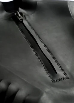 HAYDENSHAPES BY DION LEE WOMENS GILL LS SPRING SUIT 2MM -Style On Boards Haydenshapes By Dion Lee Gill Zip Detail 7fe140c1 2456 4258 8d0e 177046d23abb scaled