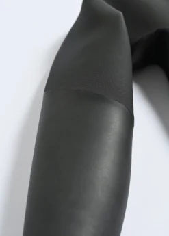 HAYDENSHAPES BY DION LEE WOMENS MODULAR LS CROP TOP 2MM 11 HAYDENSHAPES BY DION LEE WOMENS MODULAR LS CROP TOP 2MM -Style On Boards Haydenshapes By Dion Lee Top Arm Detail 2 scaled