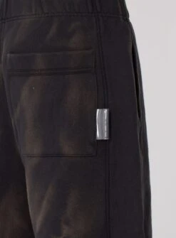 Volume Track Pants - Black Spray -Style On Boards IMG 4261 1841884d c18b 4e31 a390 82b3a76ec212